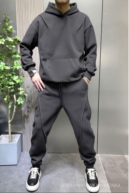 Мужской костюм с декоративными