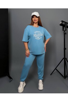 Костюм с футболкой и штанами спо